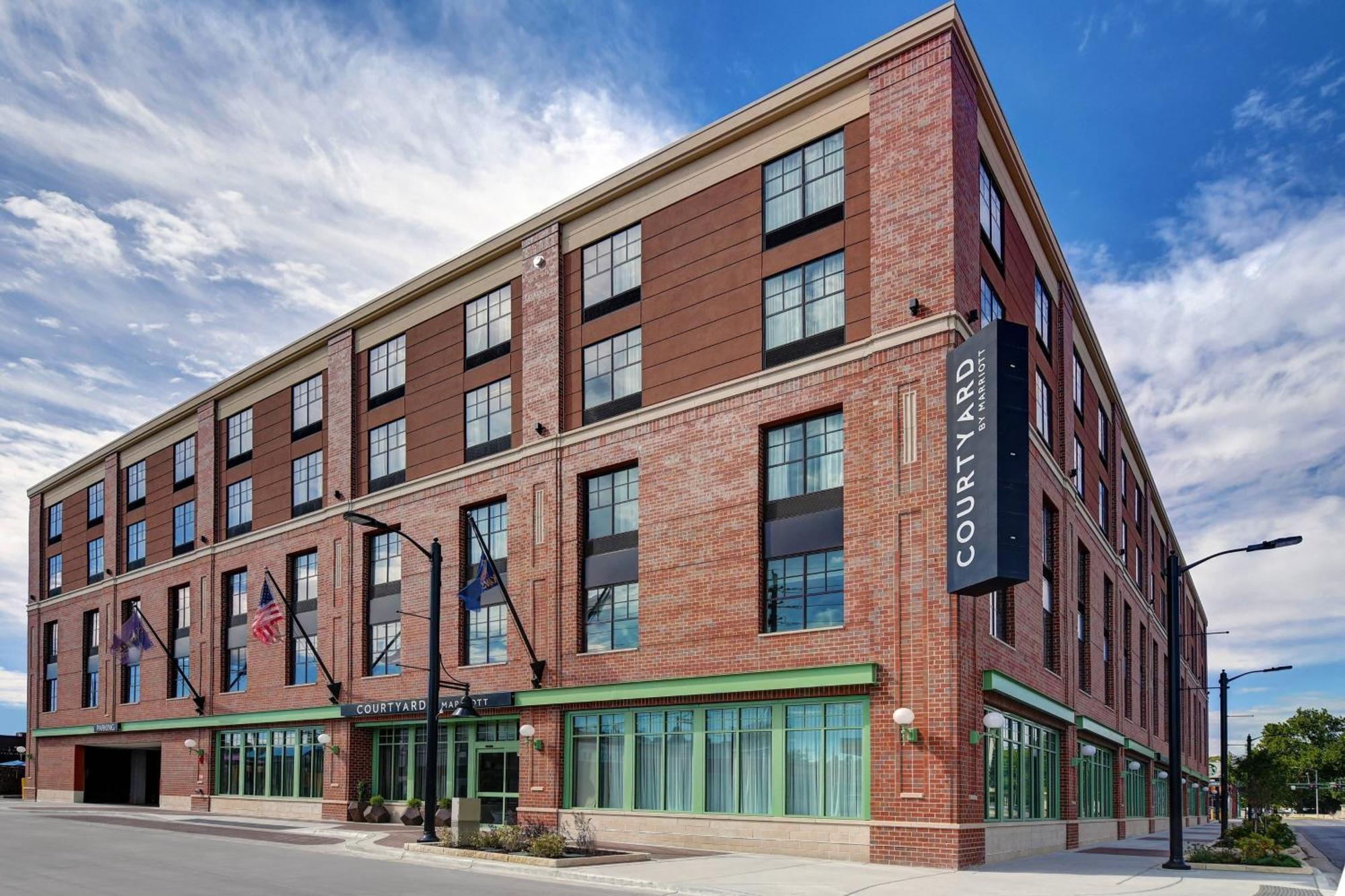 Courtyard By Marriott Manhattan Aggieville Eksteriør billede