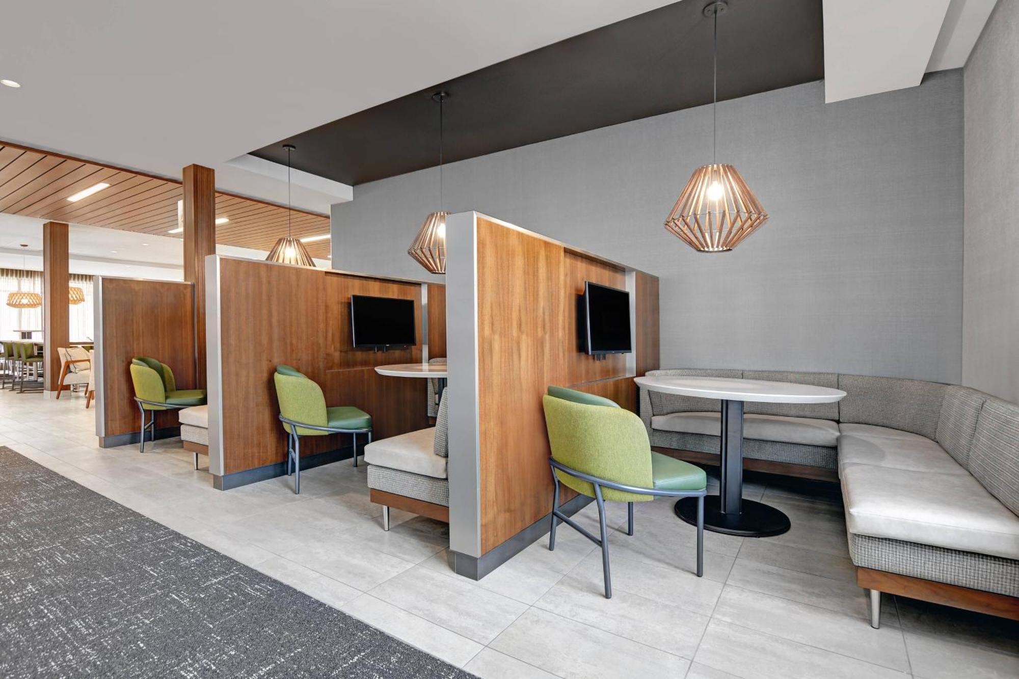 Courtyard By Marriott Manhattan Aggieville Eksteriør billede
