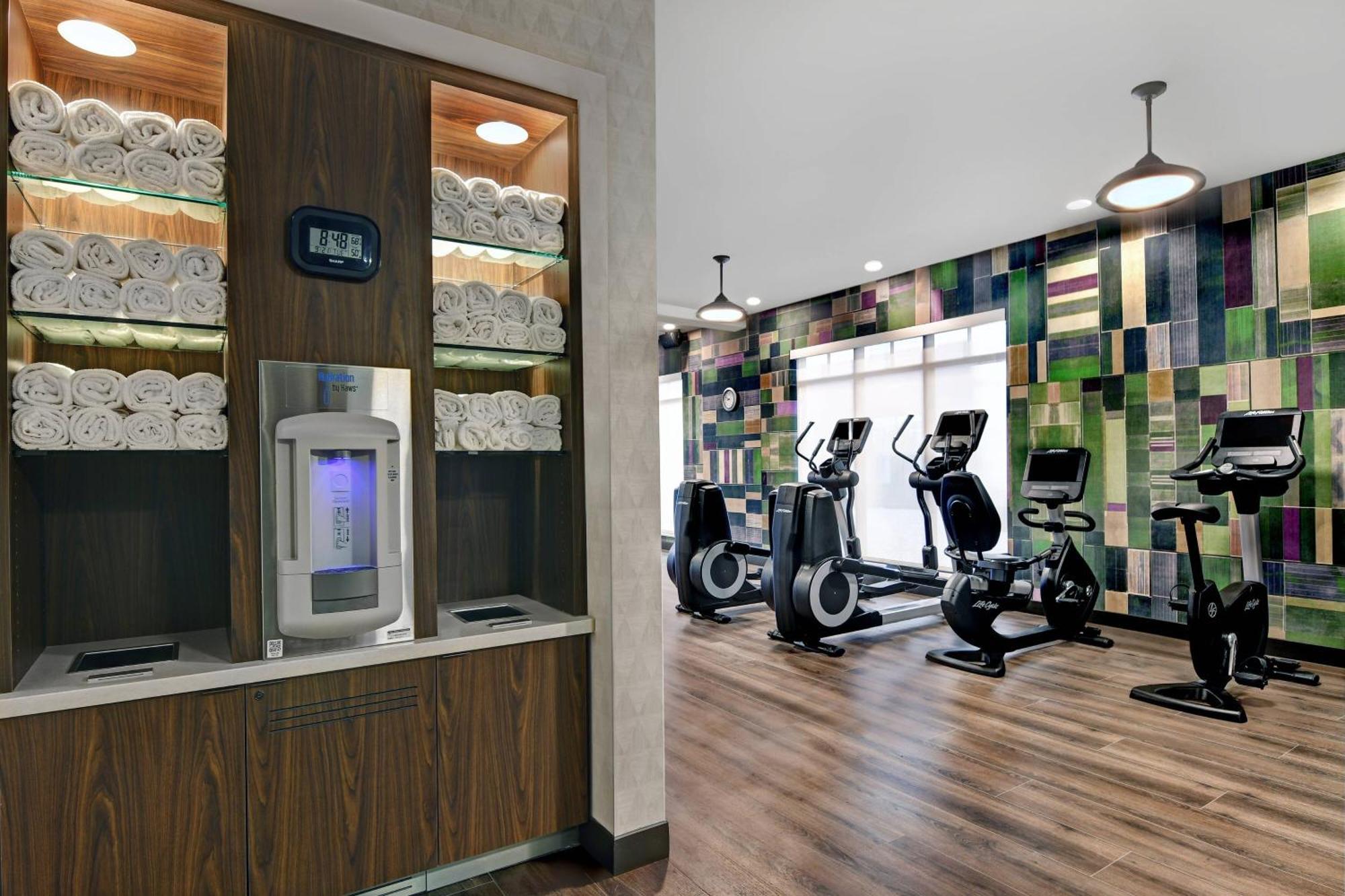Courtyard By Marriott Manhattan Aggieville Eksteriør billede