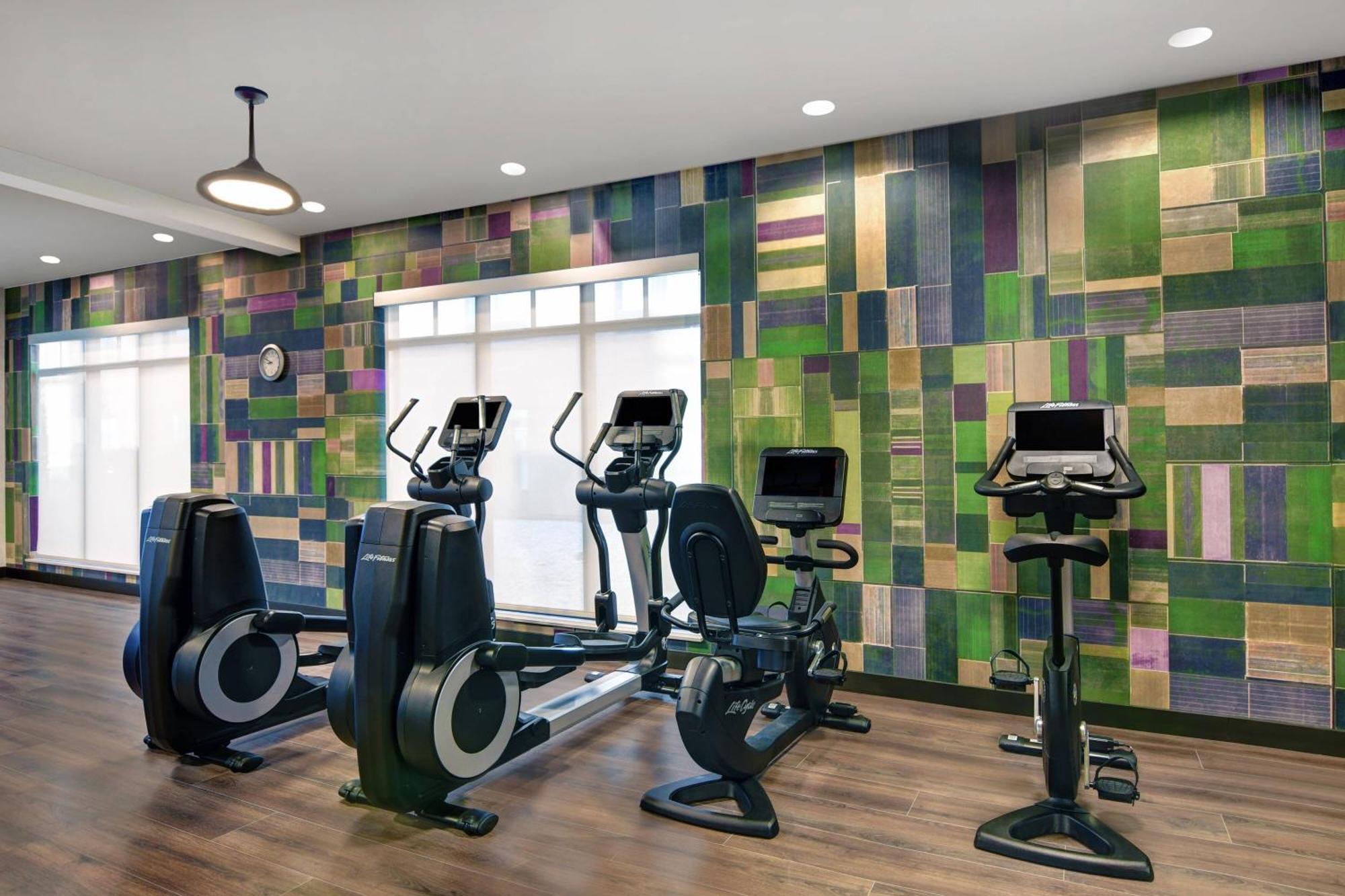 Courtyard By Marriott Manhattan Aggieville Eksteriør billede