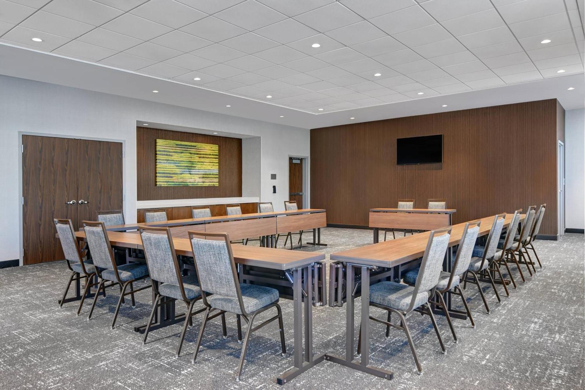 Courtyard By Marriott Manhattan Aggieville Eksteriør billede