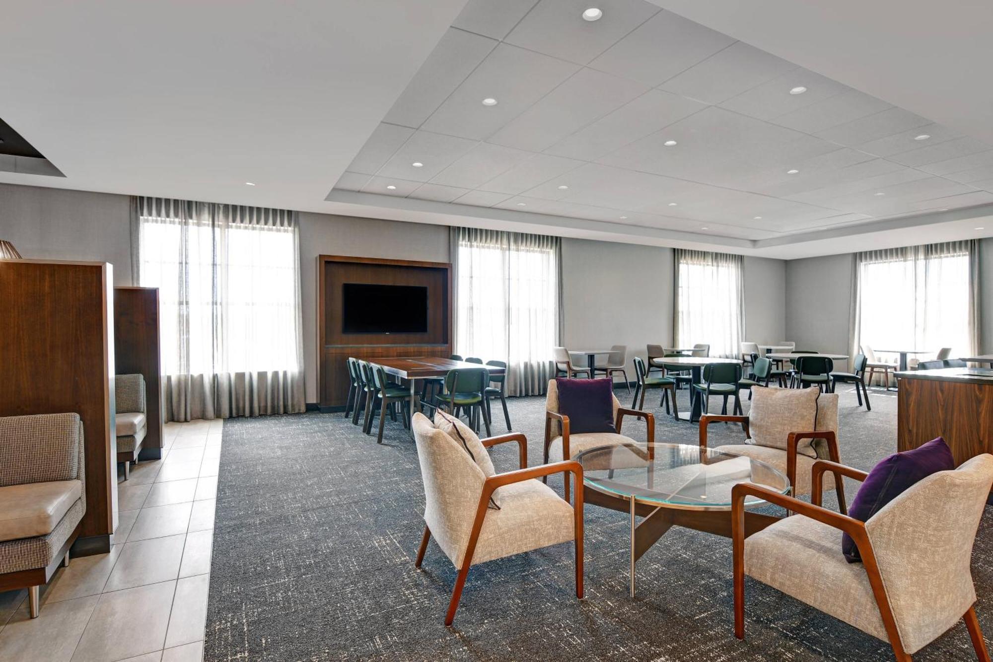 Courtyard By Marriott Manhattan Aggieville Eksteriør billede