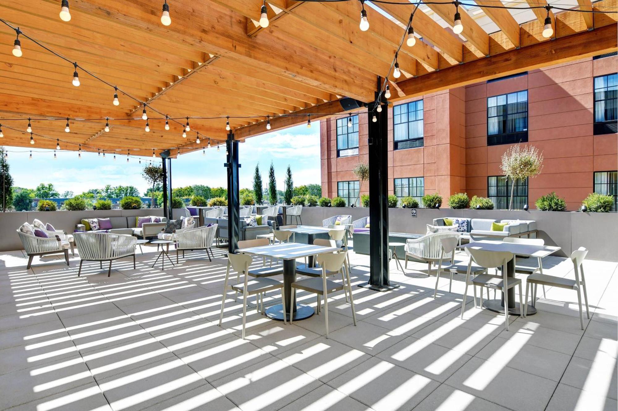 Courtyard By Marriott Manhattan Aggieville Eksteriør billede