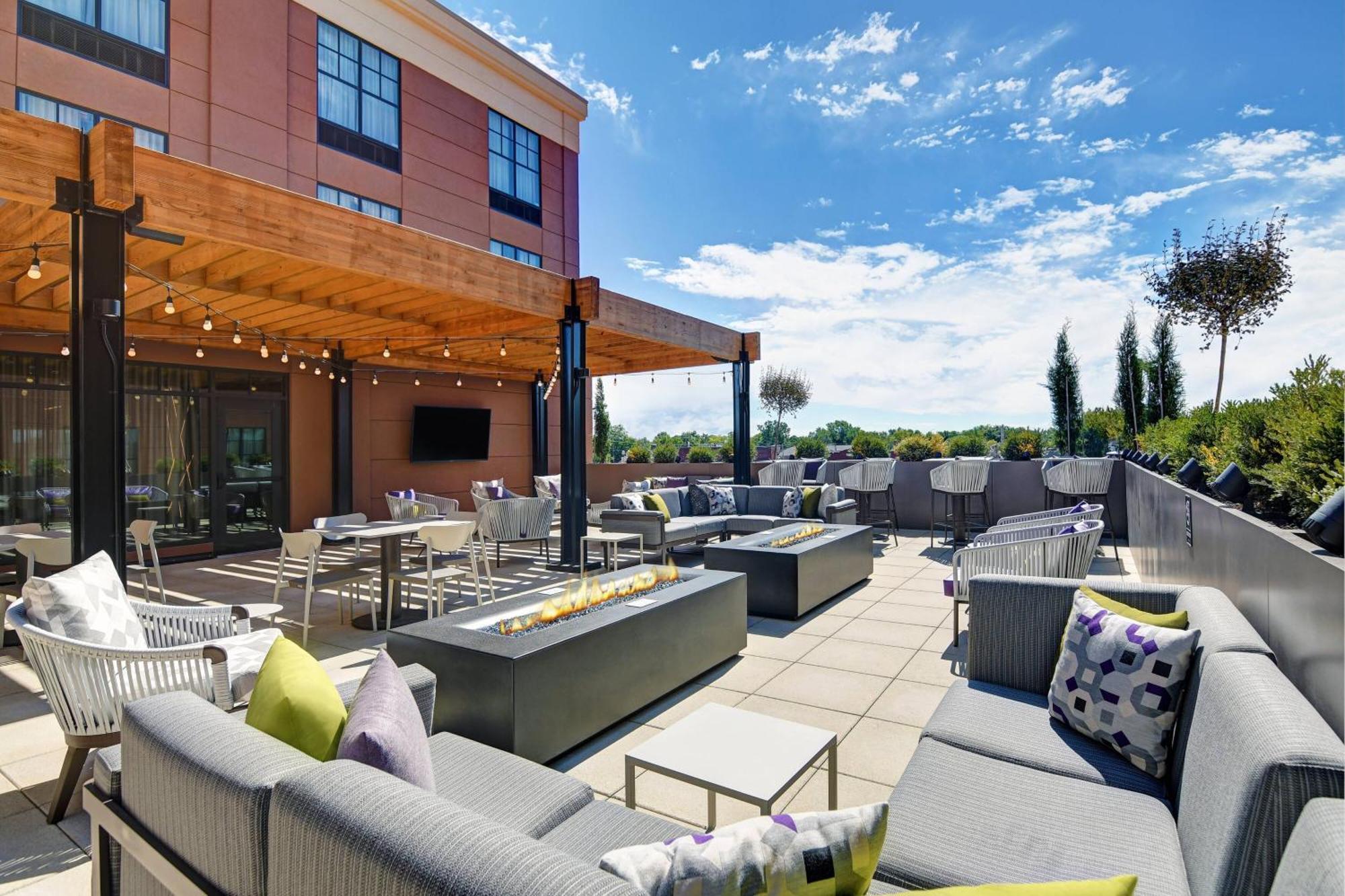 Courtyard By Marriott Manhattan Aggieville Eksteriør billede