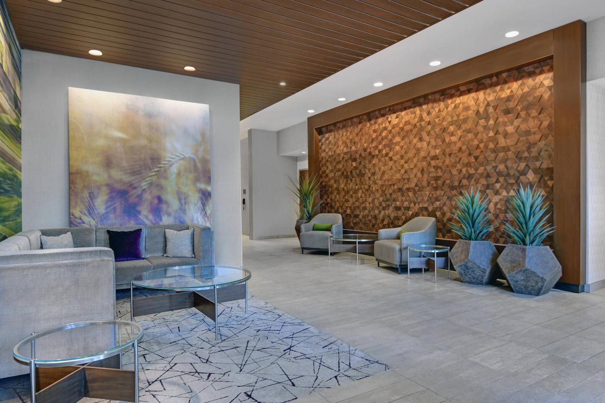 Courtyard By Marriott Manhattan Aggieville Eksteriør billede