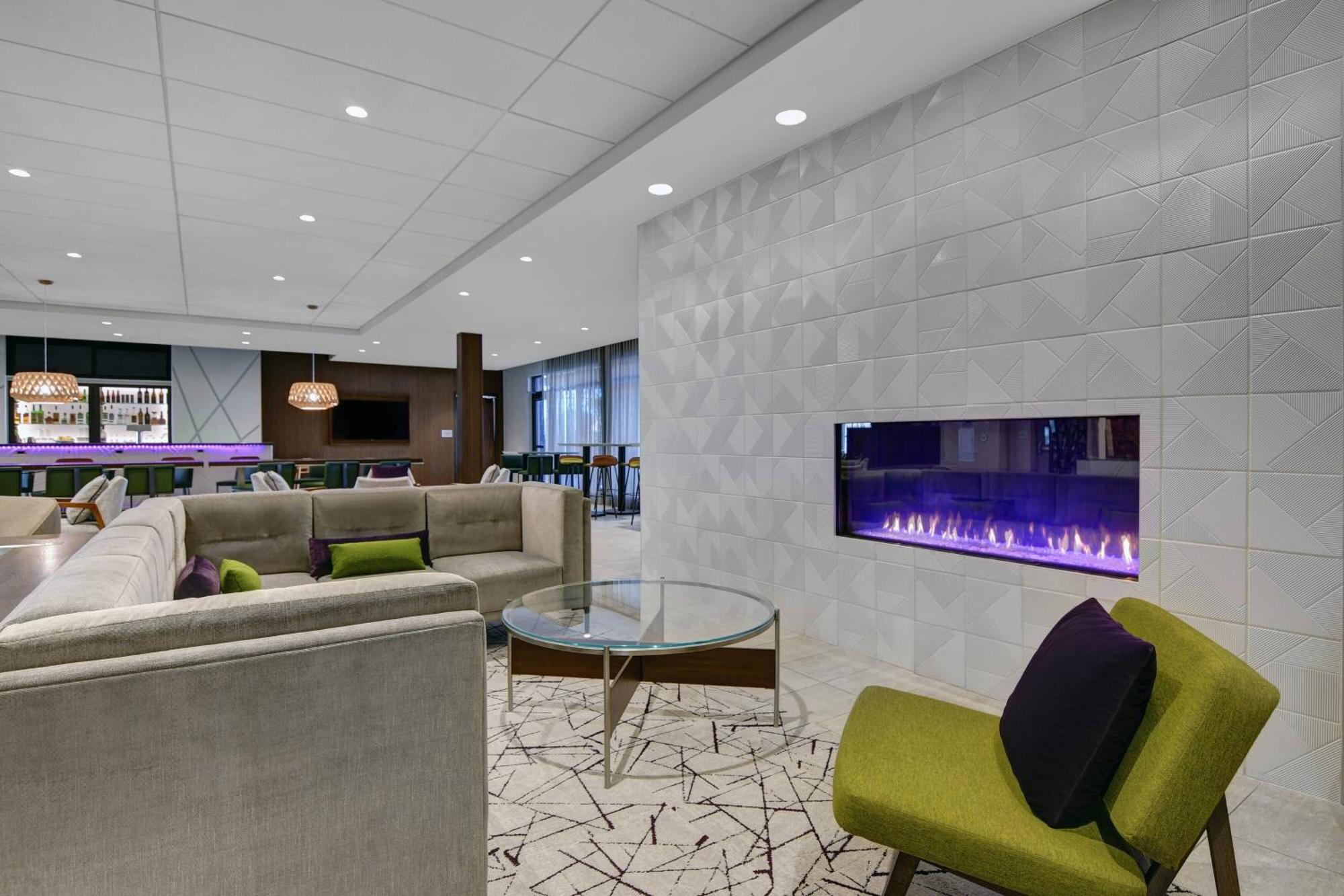 Courtyard By Marriott Manhattan Aggieville Eksteriør billede